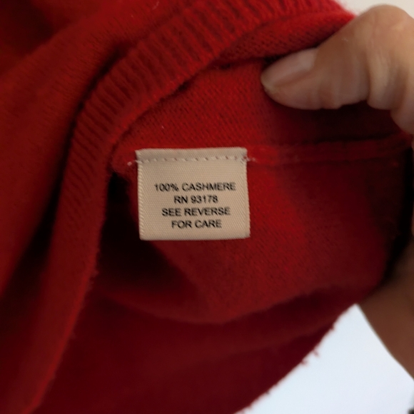 Red Cashmere Sweater Intarsia LOVE by Philosophy - Picture 3 of 4